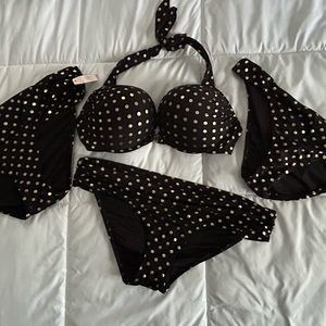 Victoria’s Secret bathing suit bikini set